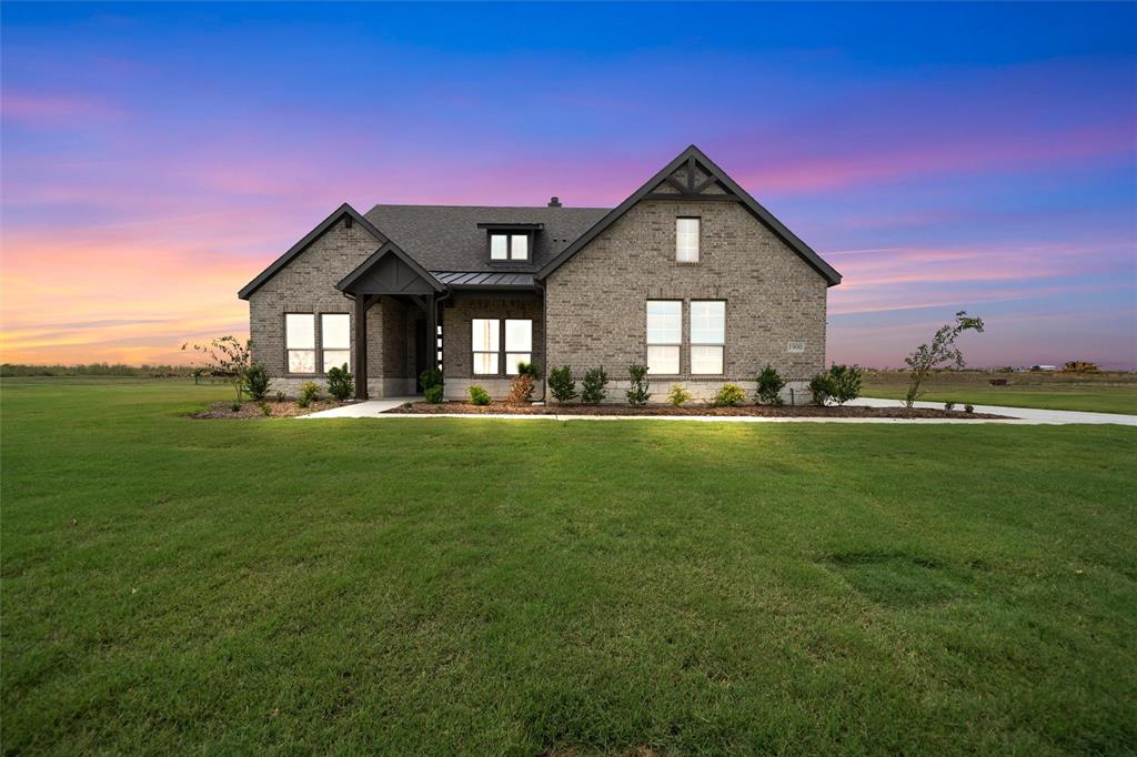 1900 County Road 200 Property Photo 1