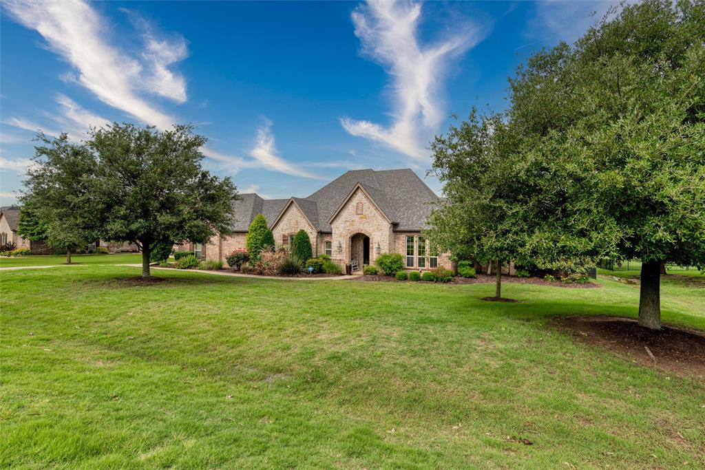 3307 Twin Lakes Drive Property Photo 2