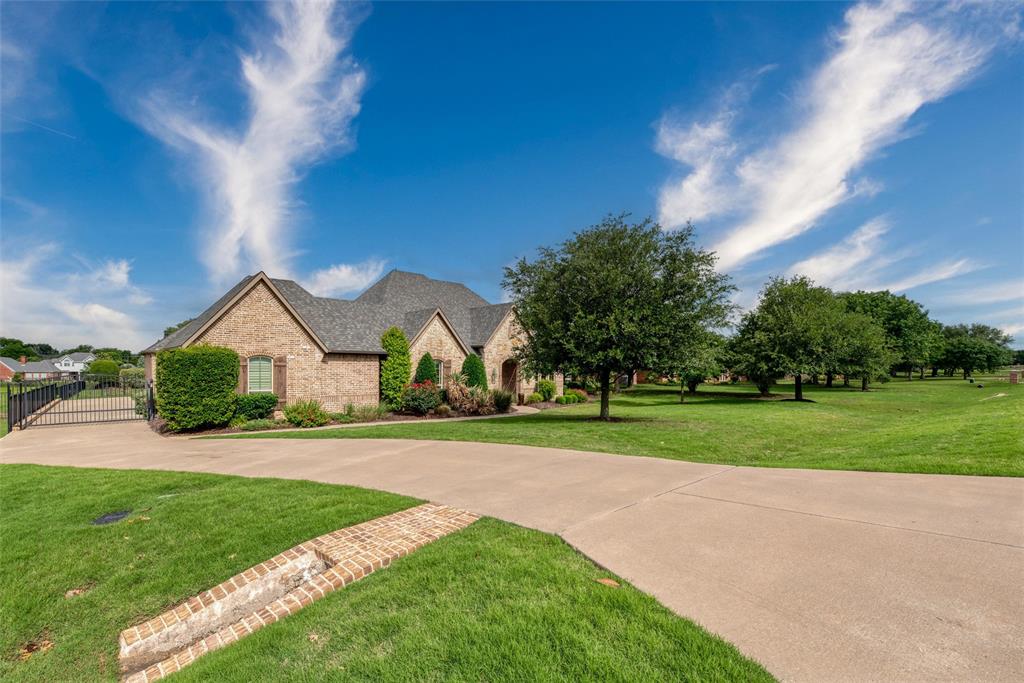 3307 Twin Lakes Drive Property Photo 3