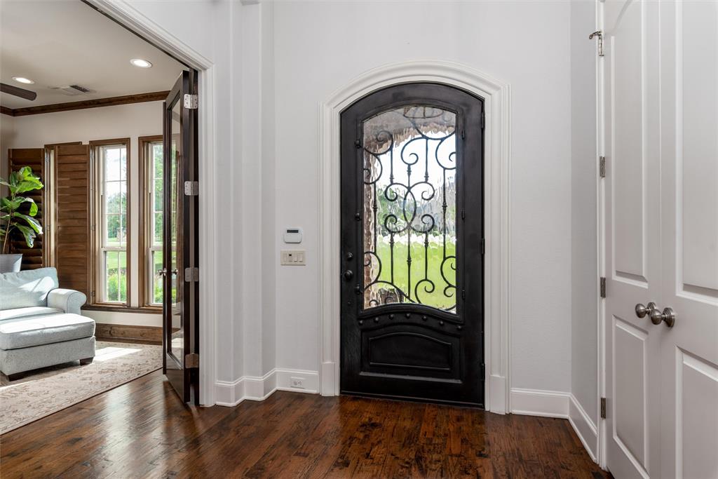 3307 Twin Lakes Drive Property Photo 4