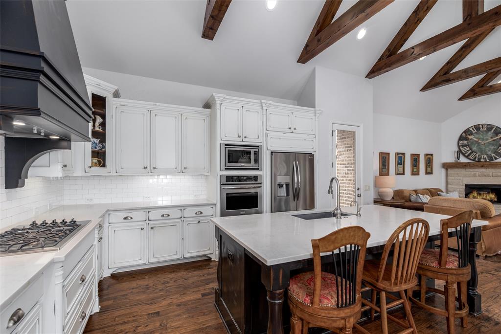 3307 Twin Lakes Drive Property Photo 8