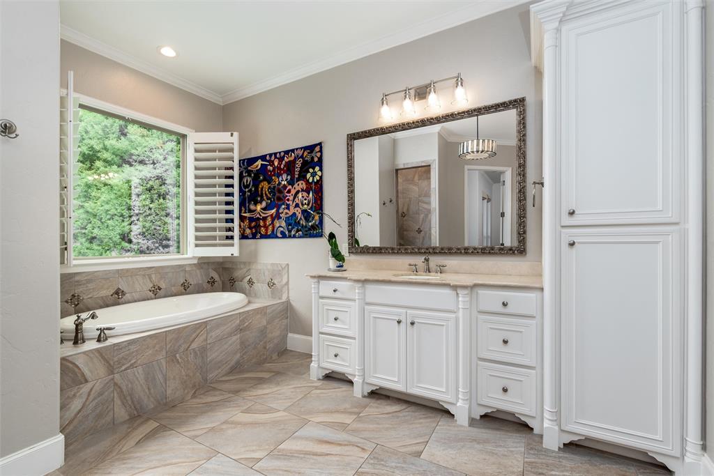 3307 Twin Lakes Drive Property Photo 18