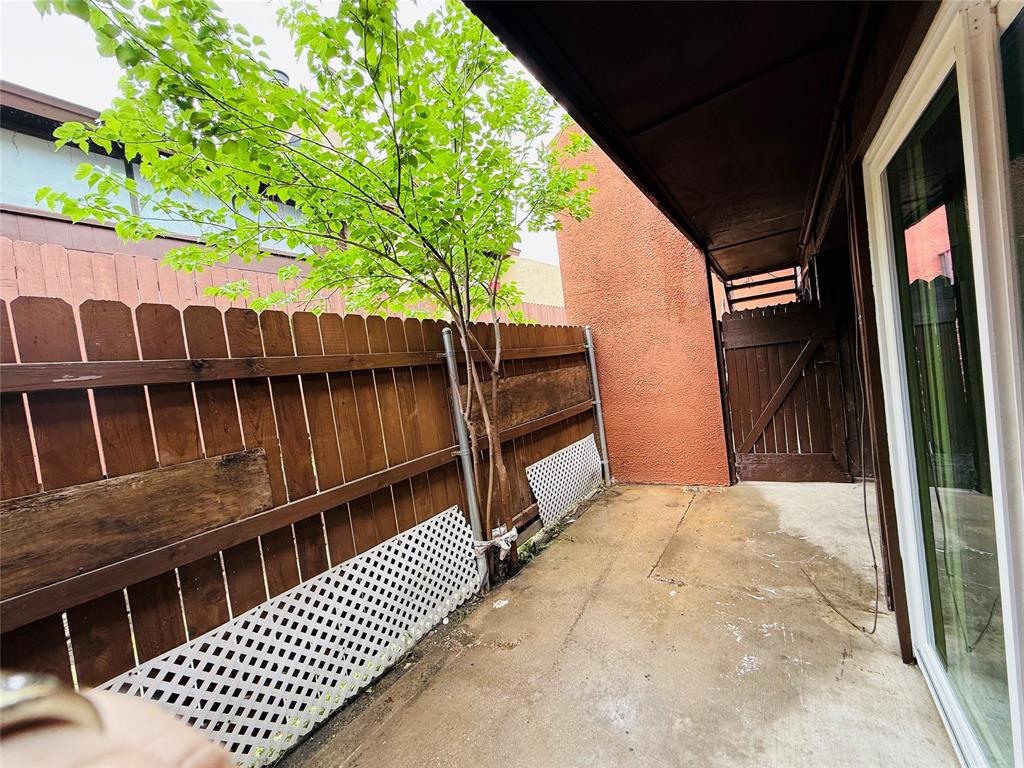 7152 Fair Oaks Avenue Property Photo