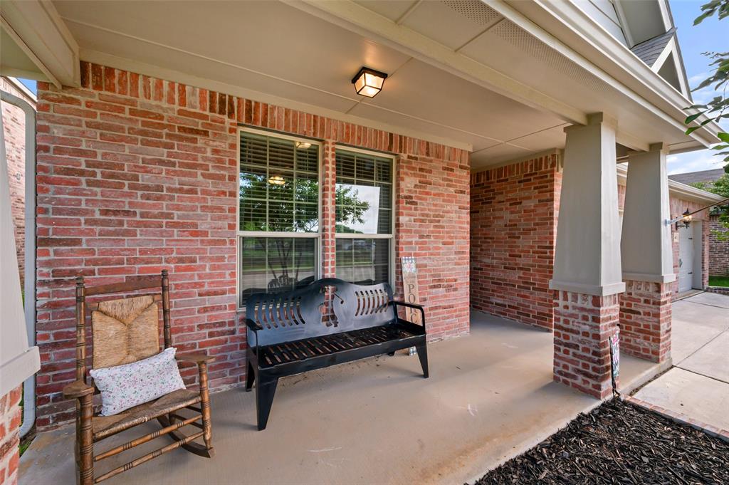 1461 Lakeview Drive Property Photo 3