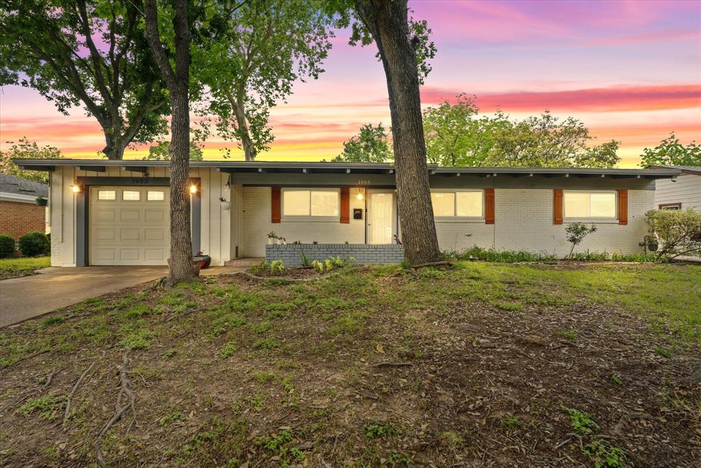 1909 Bunker Hill Drive Property Photo