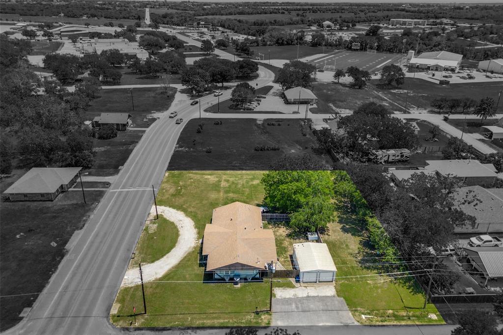 403 E Pecan Street Property Photo