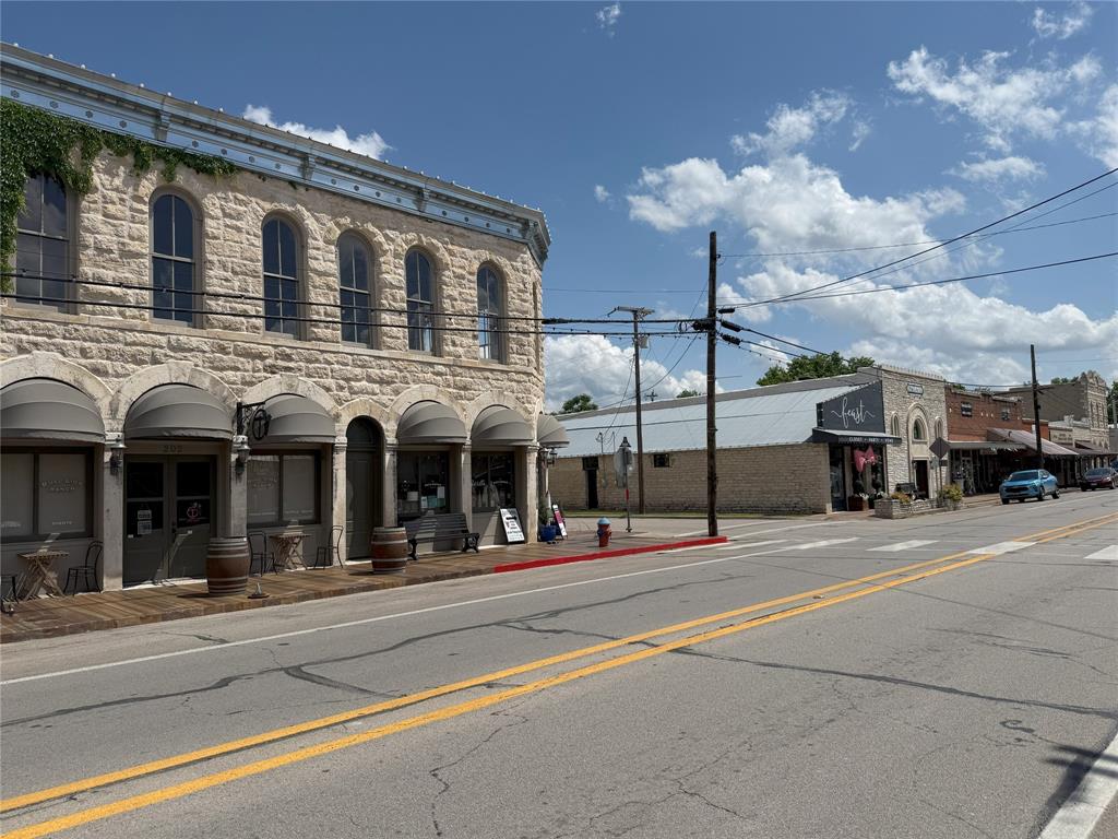200 Ne Barnard Street Property Photo 8