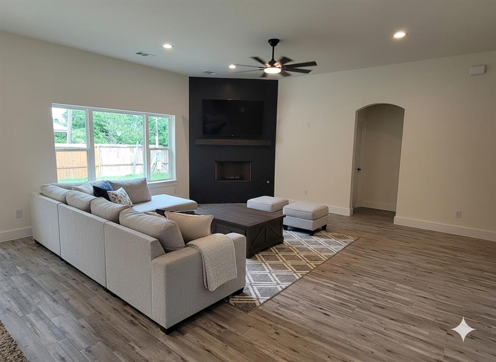 625 Atlanta Street Property Photo 4