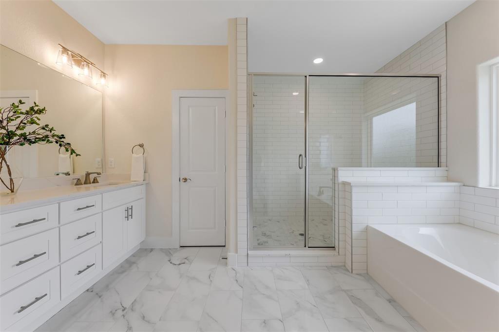 7917 Renaissance Boulevard Property Photo 14
