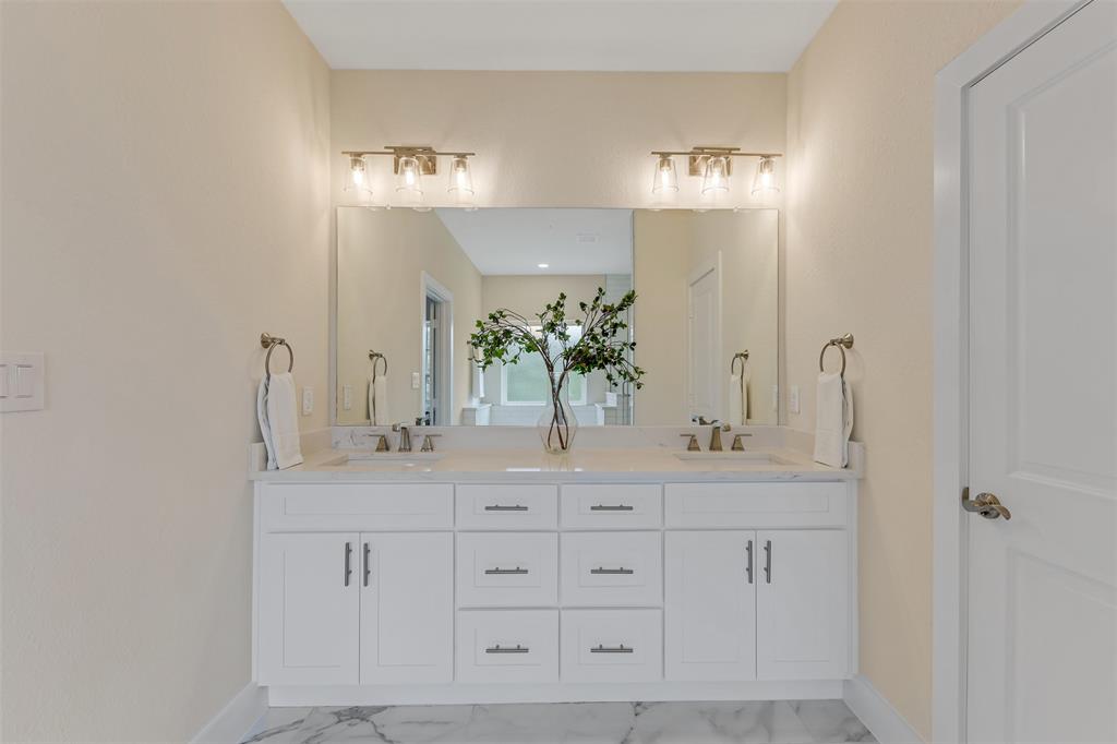 7917 Renaissance Boulevard Property Photo 15