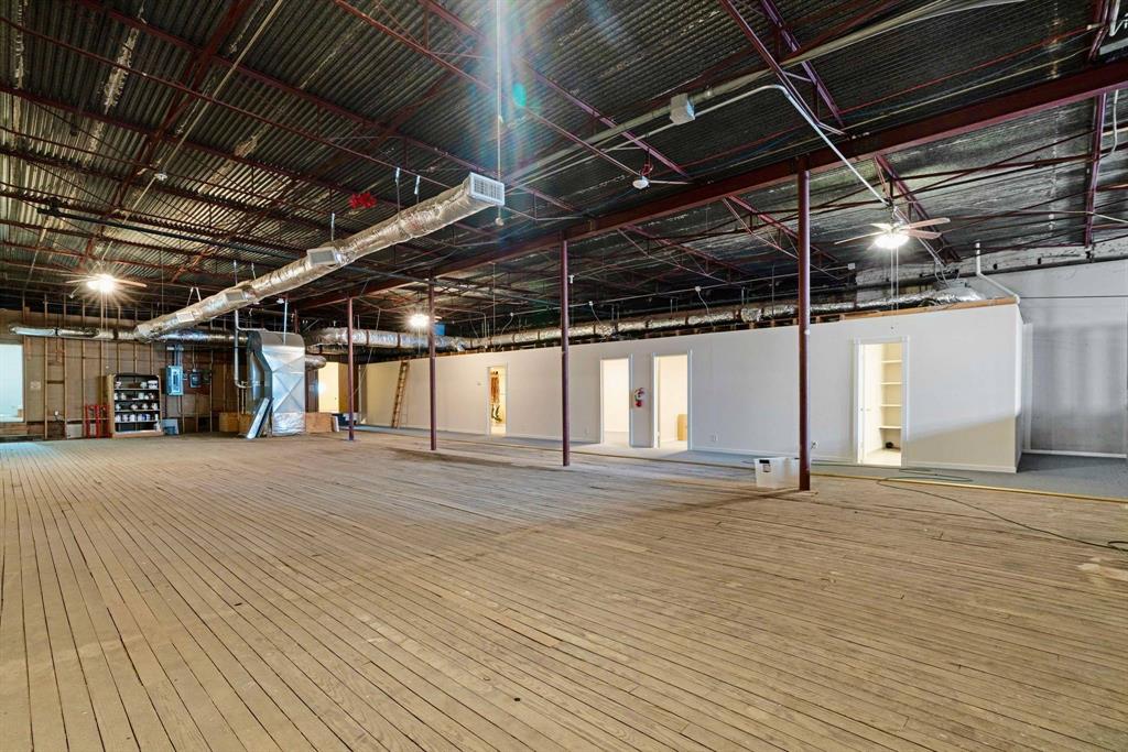 20 N Plaza Property Photo 5