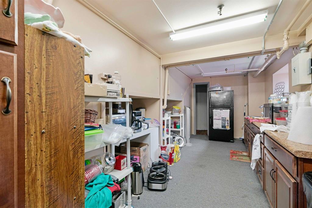 20 N Plaza Property Photo 7