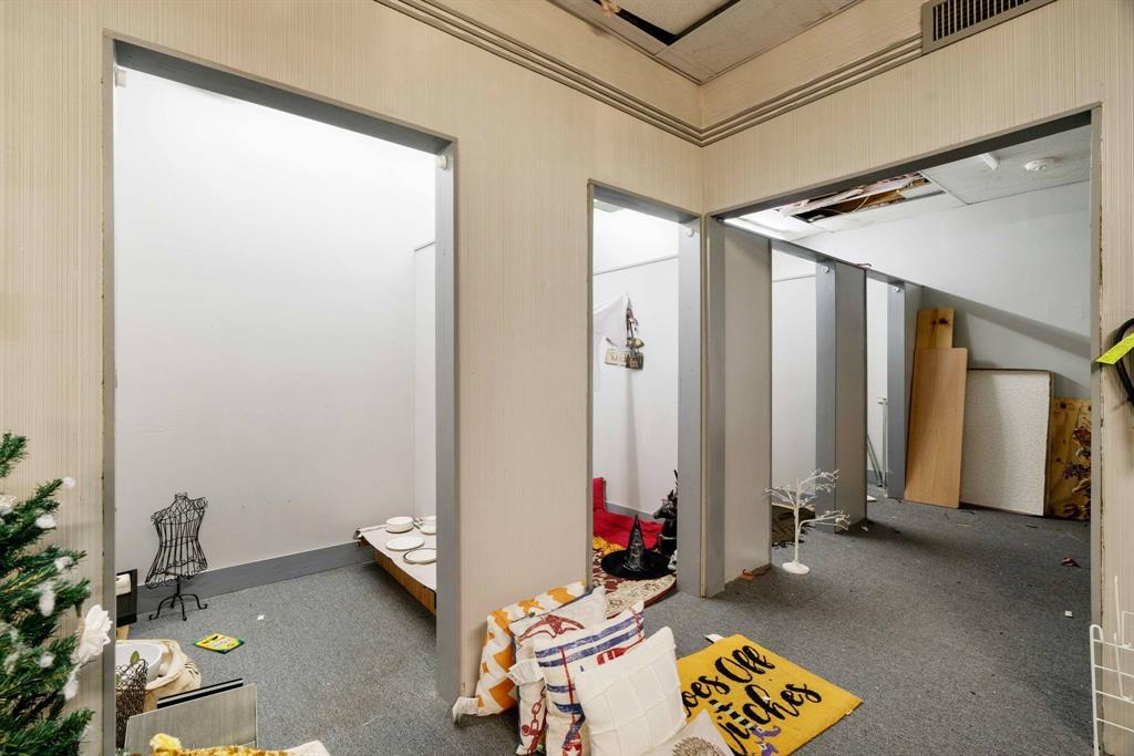 20 N Plaza Property Photo 12