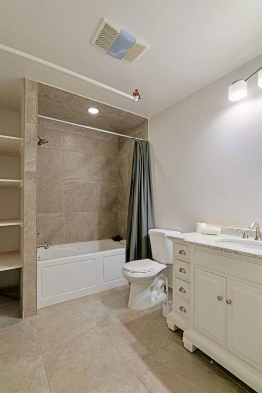 20 N Plaza Property Photo 15