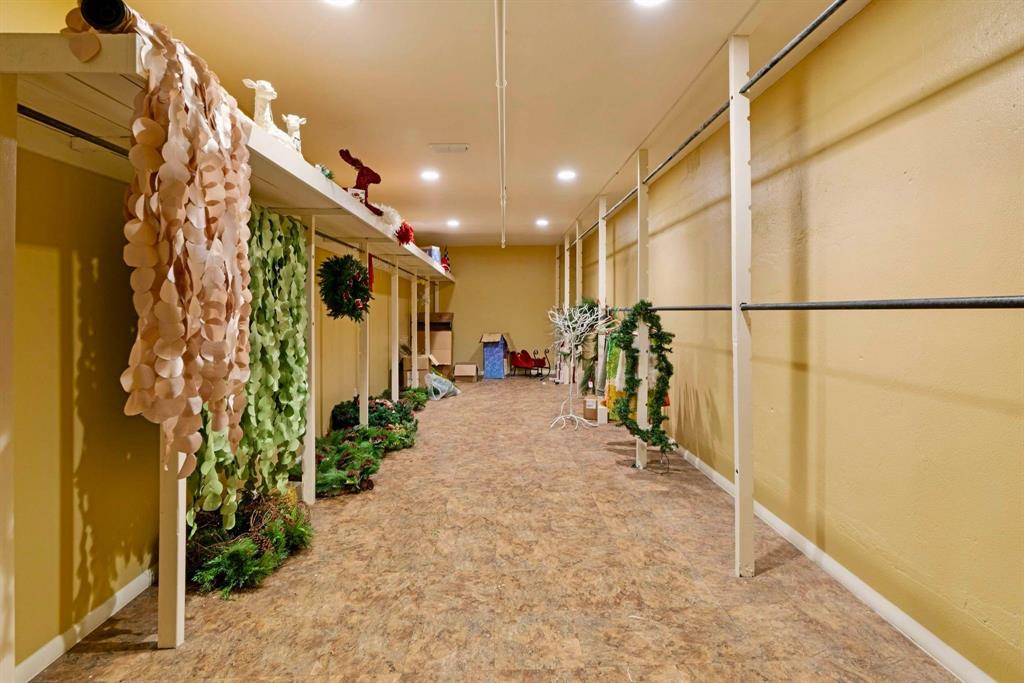 20 N Plaza Property Photo 16