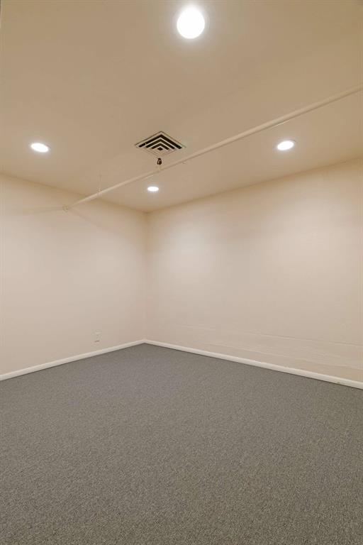 20 N Plaza Property Photo 17