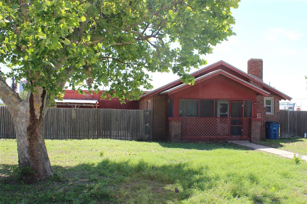 260 S Munday Avenue Property Photo 1