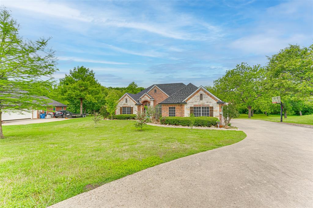 1411 Red Oak Circle Property Photo