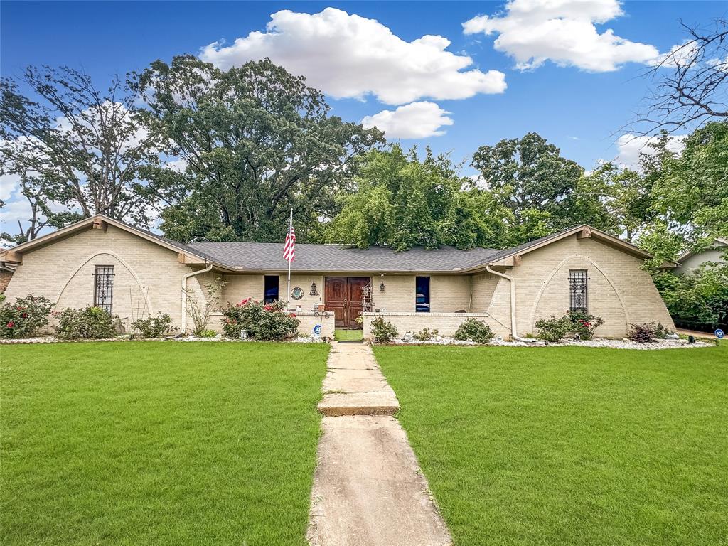 615 38th Street Property Photo 1