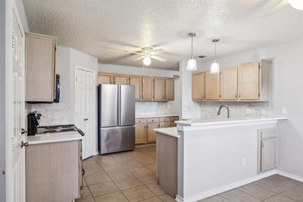 1220 Hillview Drive Property Photo 8