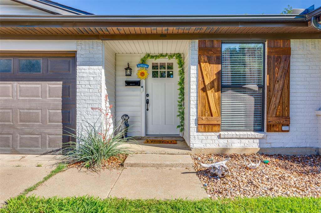 204 Laura Drive Property Photo 1