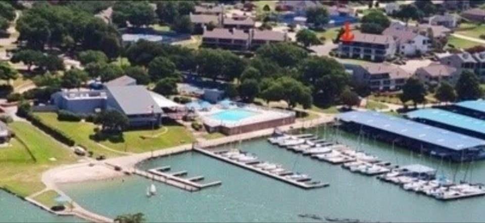 426 Yacht Club Drive E Property Photo 1