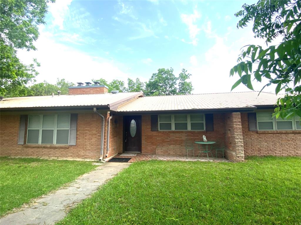 117 E Cypress Street Property Photo 1