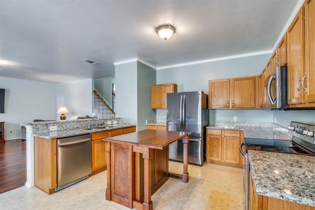 3815 Pinebluff Lane Property Photo 6