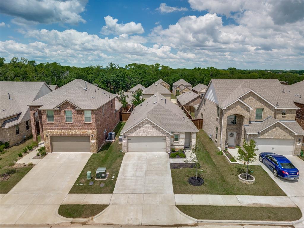 3916 Oak Creek Circle Property Photo