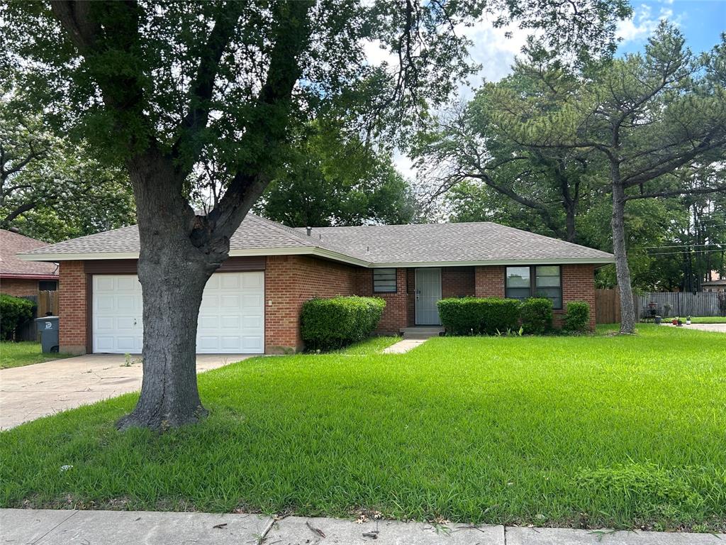 5004 Haywood Parkway Property Photo