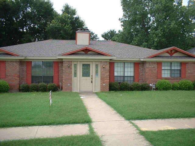 604 E Oak Street Property Photo