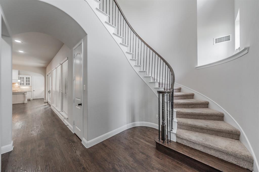 670 Bridge Street Property Photo 3