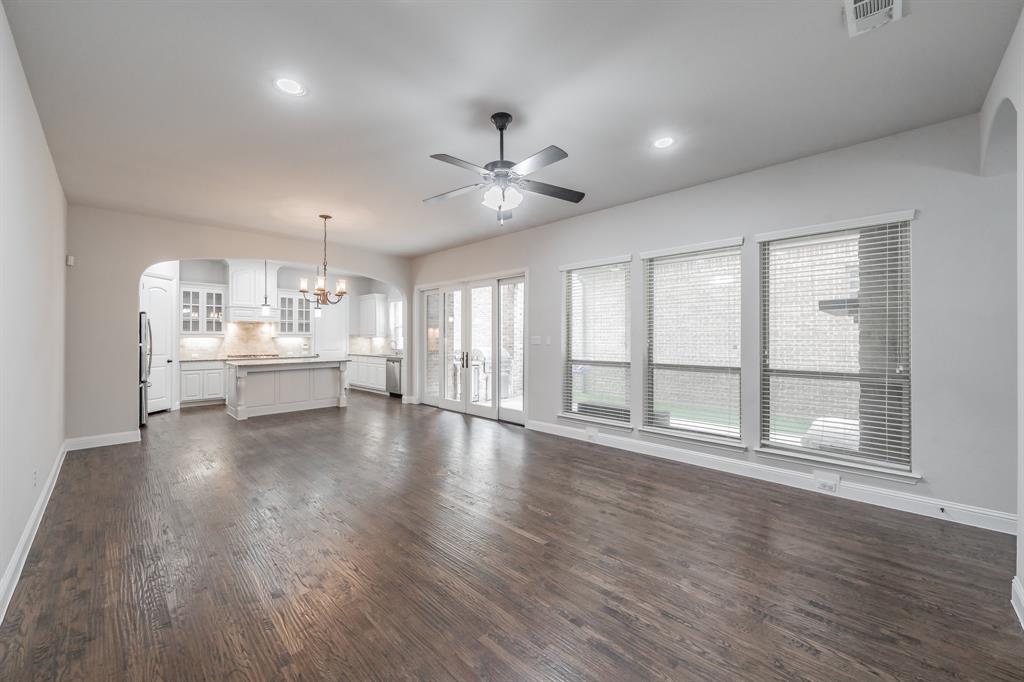 670 Bridge Street Property Photo 4