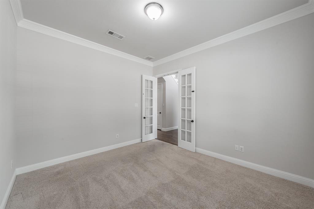 670 Bridge Street Property Photo 9