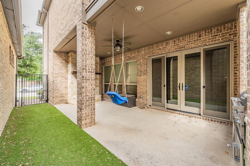 670 Bridge Street Property Photo 15