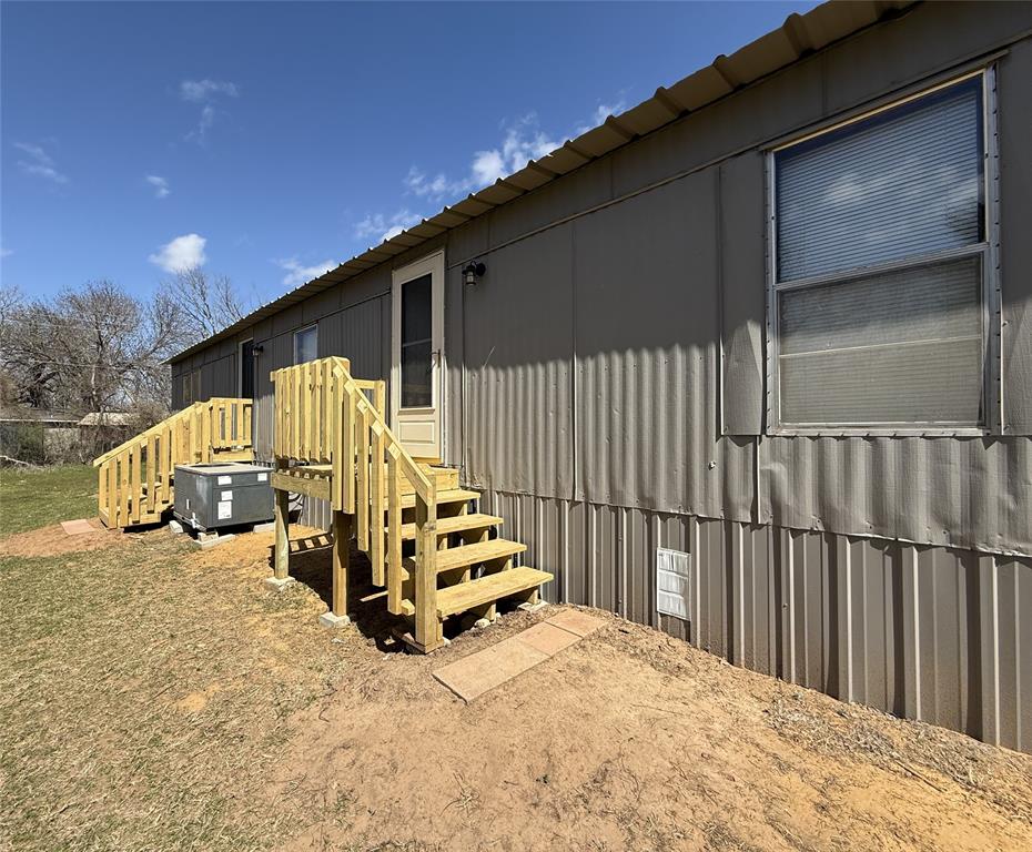 1025 E Owing Street Property Photo