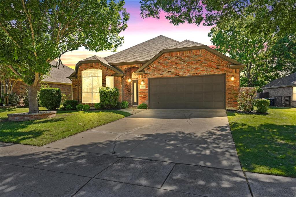 6909 Crenshaw Lane Property Photo 1