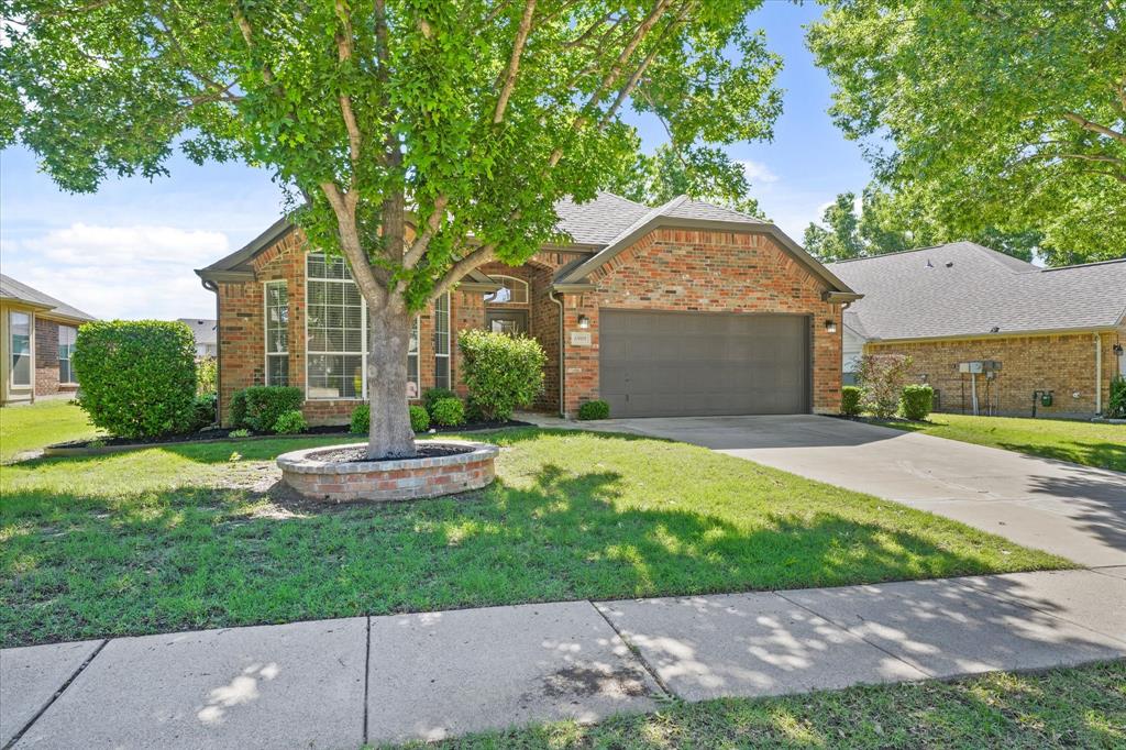 6909 Crenshaw Lane Property Photo 3