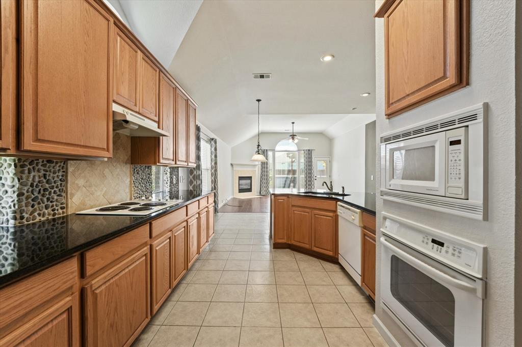 6909 Crenshaw Lane Property Photo 8