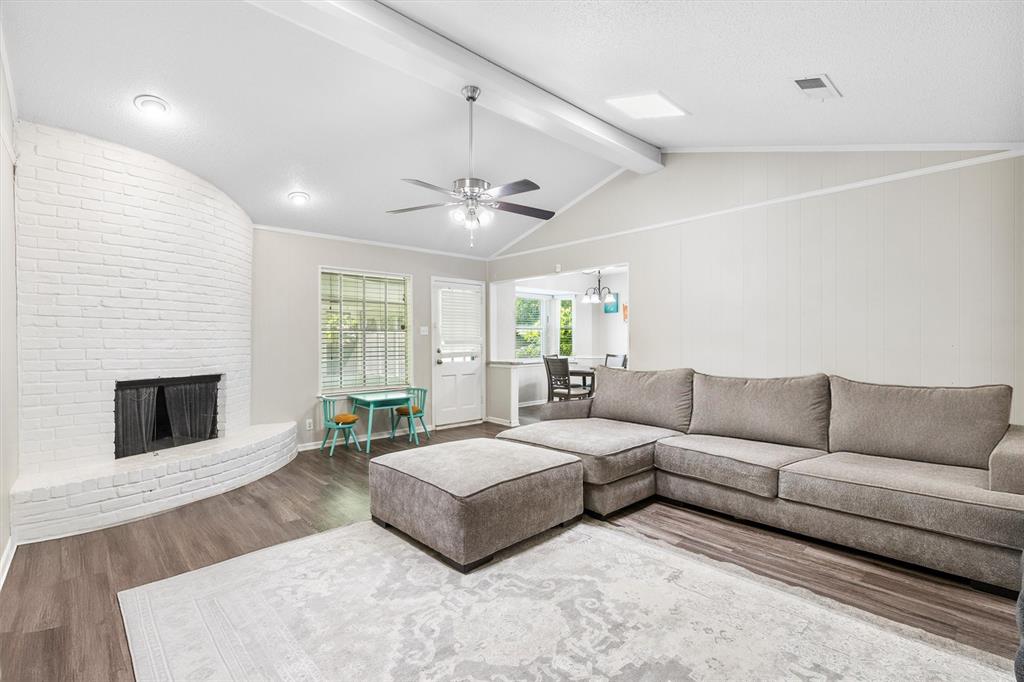 1706 Kingsborough Drive Property Photo 1