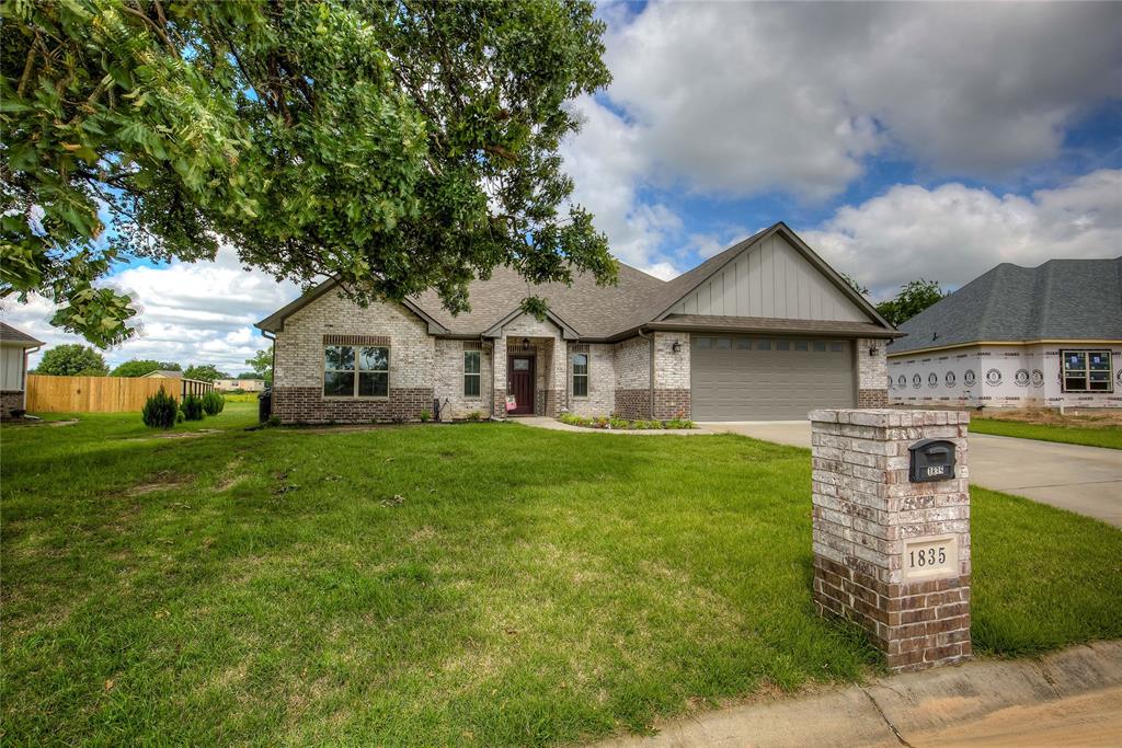 1835 Round Rock Circle