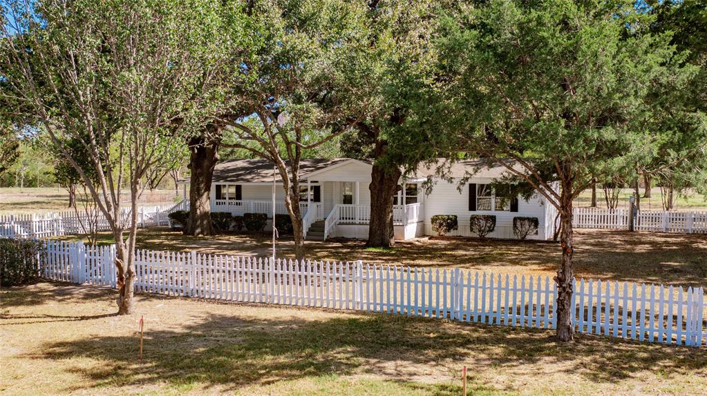 204 Rs County Road 1503 Property Photo