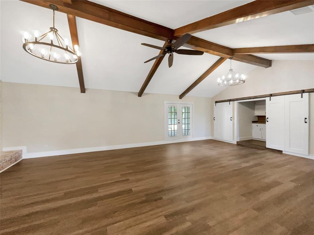 8 Woodmoor Circle Property Photo 3