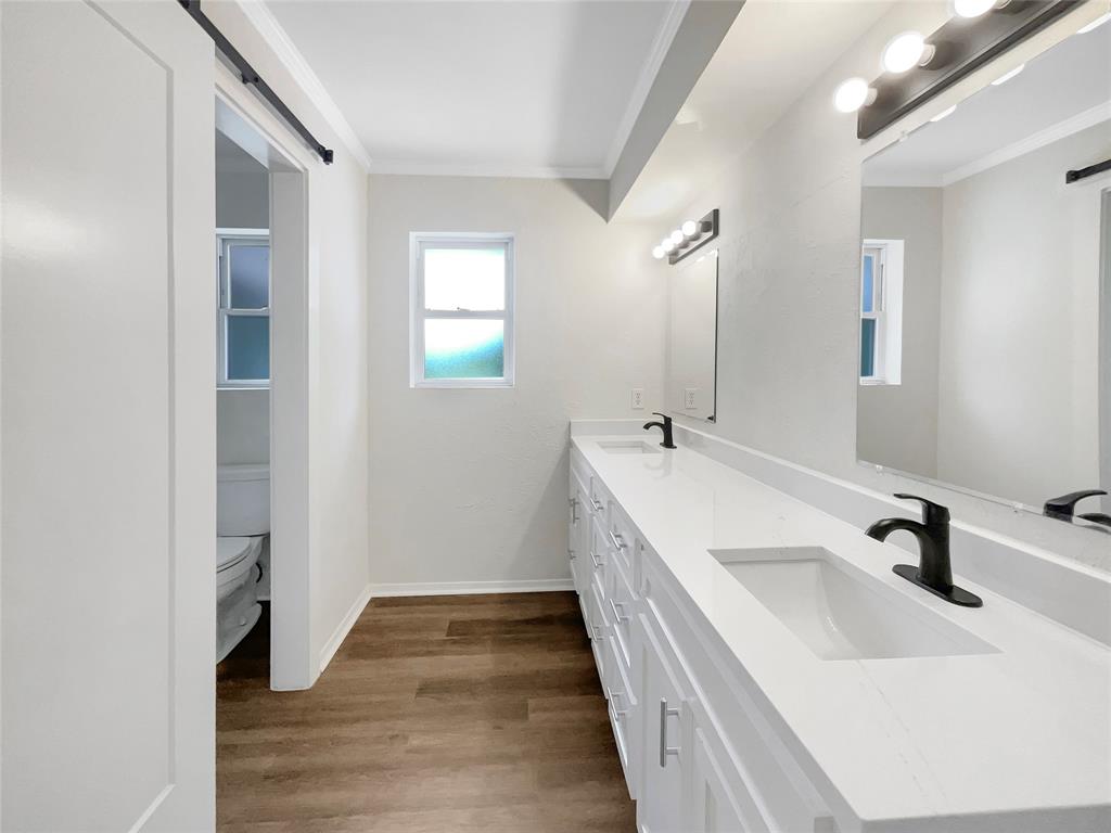 8 Woodmoor Circle Property Photo 7
