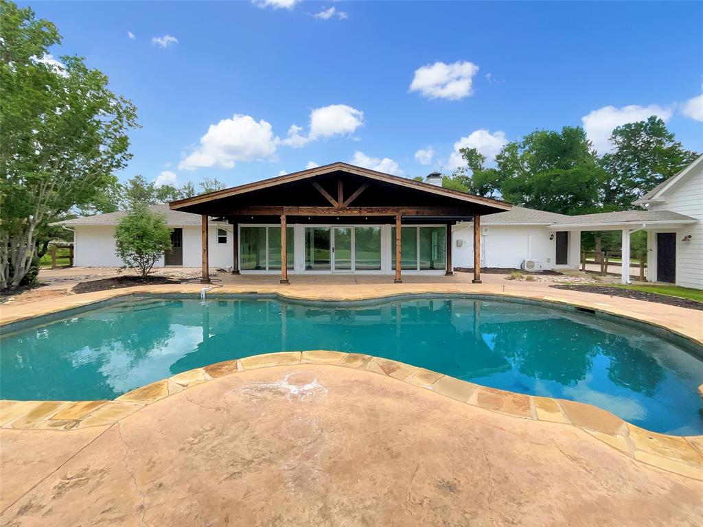 8 Woodmoor Circle Property Photo 8