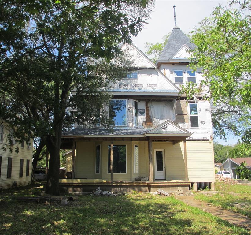 211 N Pleasant Street Property Photo 1