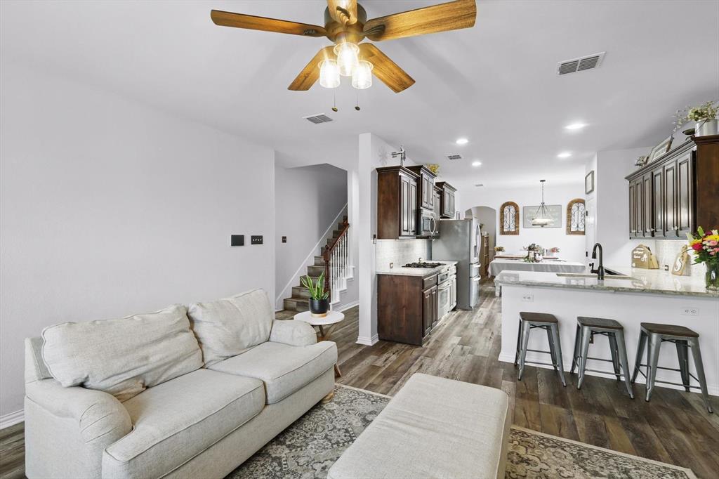 4728 Daisy Leaf Drive Property Photo 1