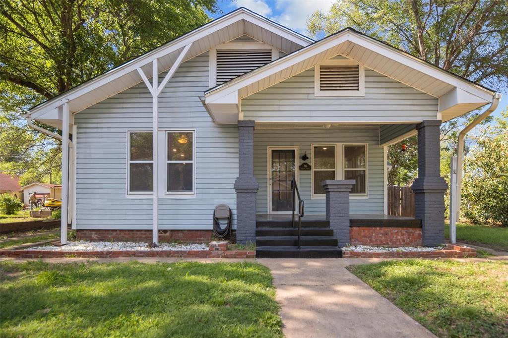 736 Dallas Street Property Photo