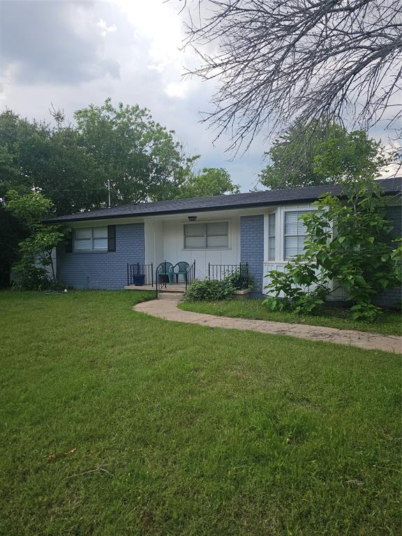 4902 Meyers Lane Property Photo 1