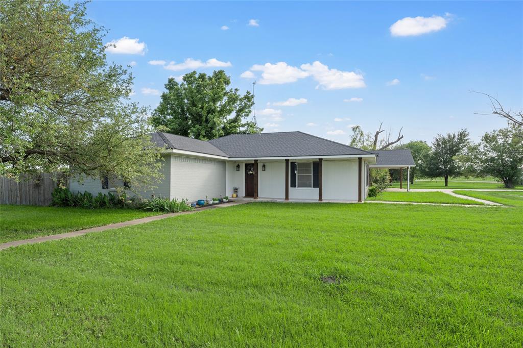 163 Private Road 605 Property Photo 1